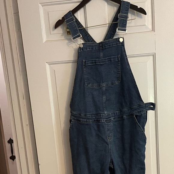 Maternity Overalls - Picture 1 of 2